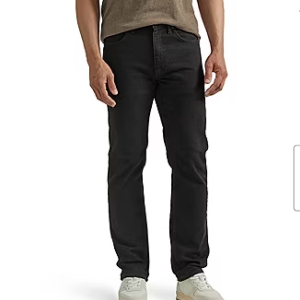 Wrangler Men’s Black Straight Leg Jeans. Size 38x32.